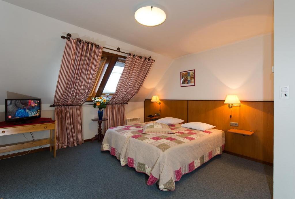 Auberge Le XIX eme Thulin Zimmer foto